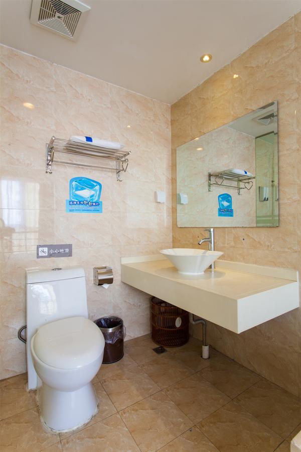 7Days Inn Qingdao Development Zone Jinshatan Room photo